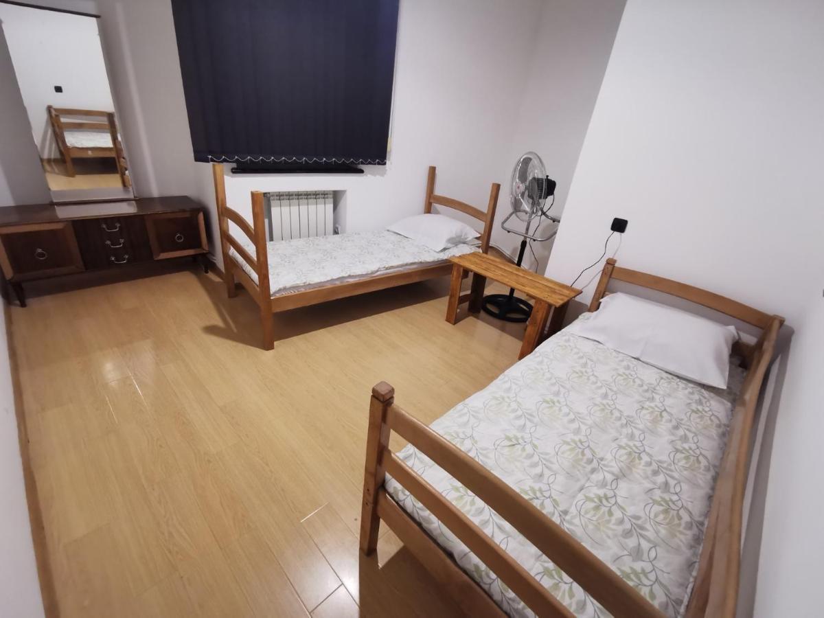 4 Friends Hostelエレバン エクステリア 写真