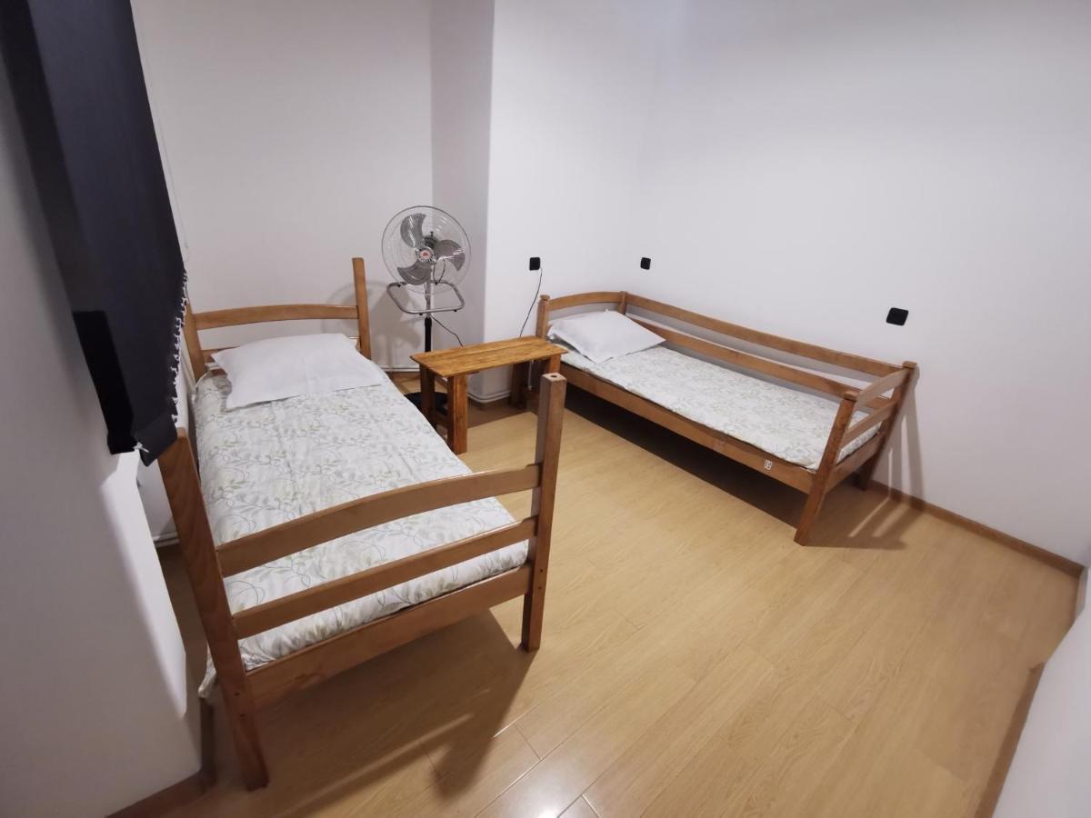 4 Friends Hostelエレバン エクステリア 写真
