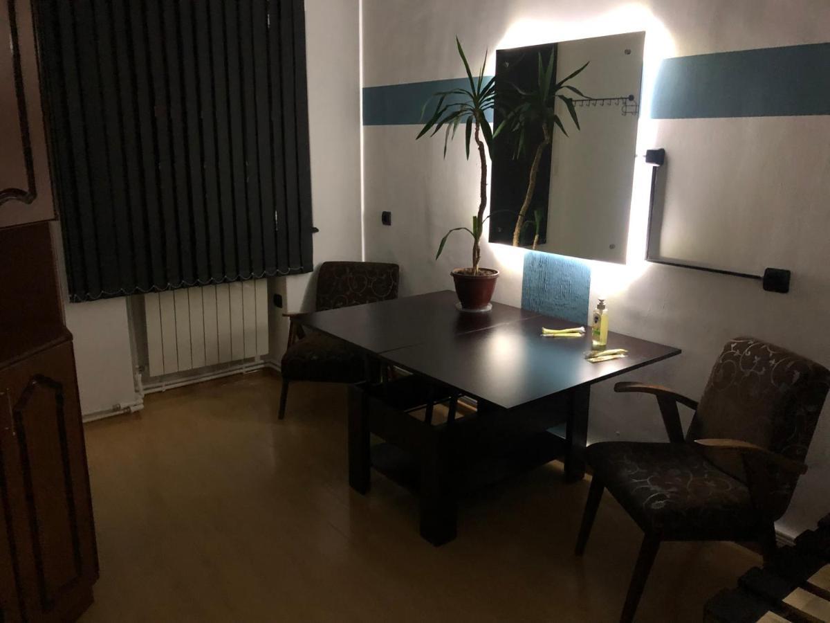 4 Friends Hostelエレバン エクステリア 写真