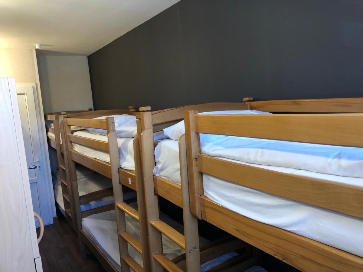 4 Friends Hostelエレバン エクステリア 写真